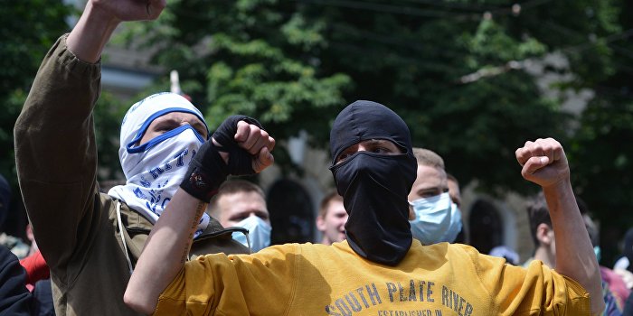 Украина потеряла баланс между национальным духом и радикализмом Украина потеряла баланс между национальным духом и радикализмом