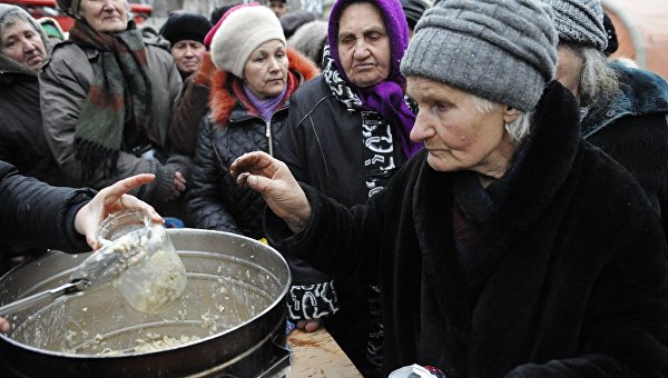 Бал посреди войны: блеск украинской элиты на фоне нищеты украинского народа