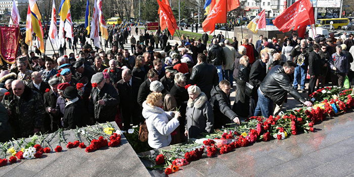 На мероприятиях в честь освобождения Одессы от нацистов радикалы учинили беспорядки На мероприятиях в честь освобождения Одессы от нацистов радикалы учинили беспорядки