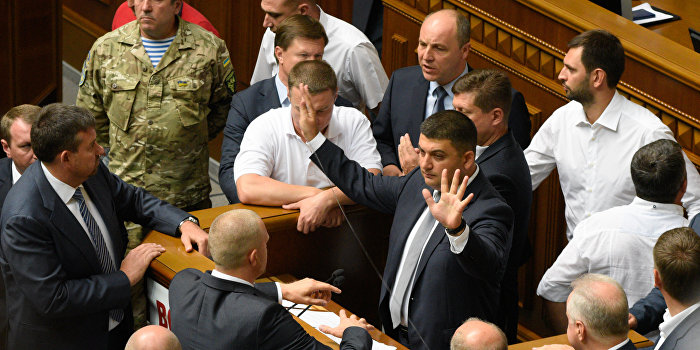 Рада уволила Яценюка и назначила премьером Гройсмана Рада уволила Яценюка и назначила премьером Гройсмана