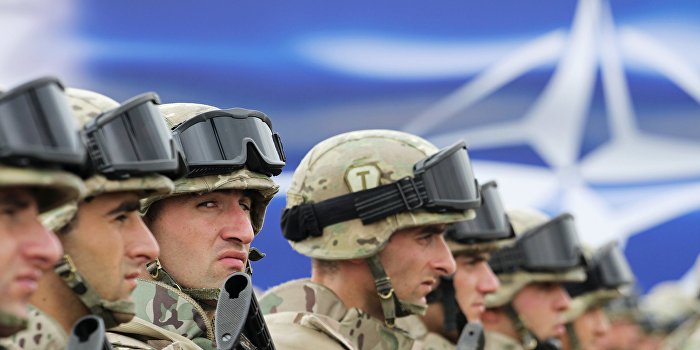Россия и НАТО снова хлопнули дверями Россия и НАТО снова хлопнули дверями