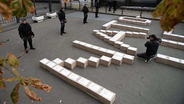 Россия и НАТО снова хлопнули дверями Россия и НАТО снова хлопнули дверями
