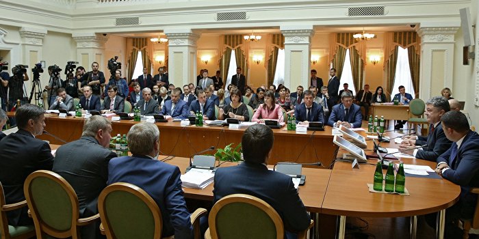 Павлив: Поляки в Кабмине разрушат Украину до основания Павлив: Поляки в Кабмине разрушат Украину до основания