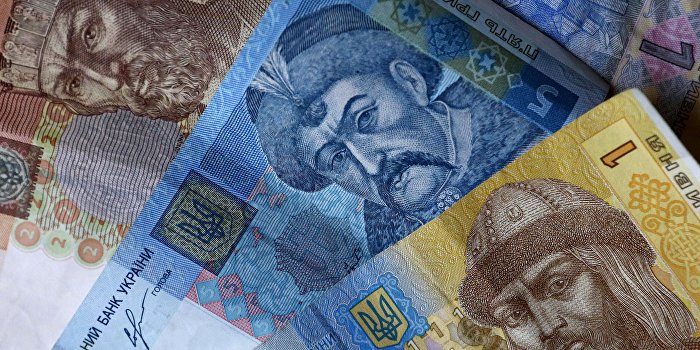 Соцстандарты рядовых украинцев повысят на 10%, а зарплаты чиновников - в три раза Соцстандарты рядовых украинцев повысят на 10%, а зарплаты чиновников - в три раза