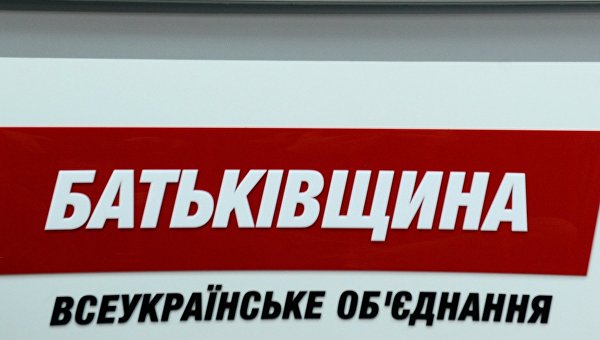Началась борьба за округа на досрочных выборах в Раду Началась борьба за округа на досрочных выборах в Раду