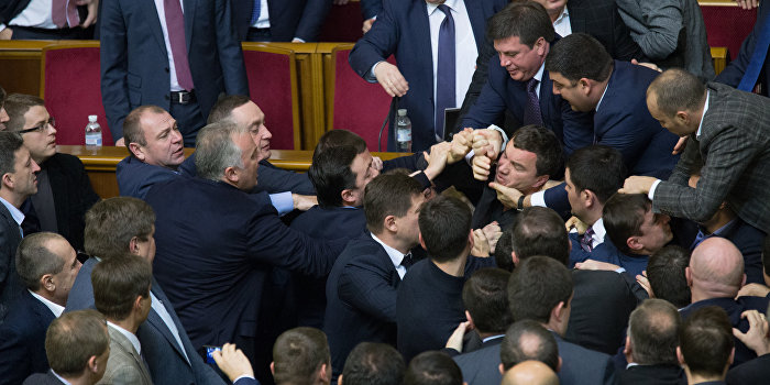 Власть раскалывает страну по языковому принципу Власть раскалывает страну по языковому принципу