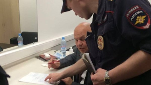 Член КСУ избил украинского политолога Член КСУ избил украинского политолога