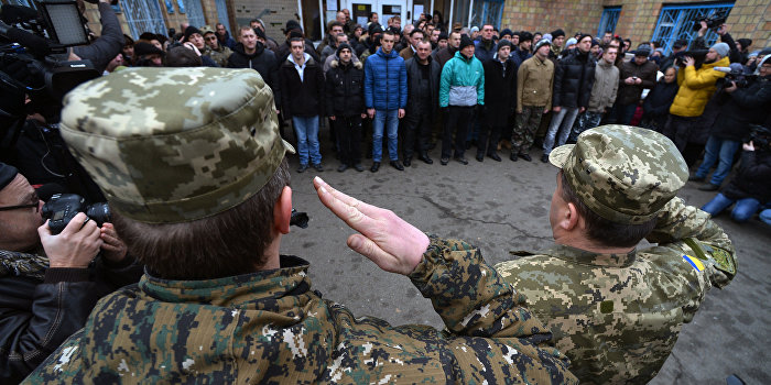 Киевский призывник выпрыгнул из окна военкомата, чтобы не служить Киевский призывник выпрыгнул из окна военкомата, чтобы не служить