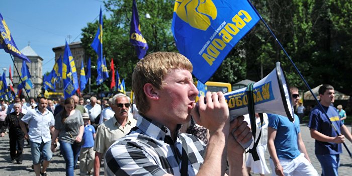 Нардеп: Партия Януковича платила националистам из «Свободы»