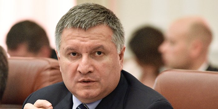Аваков пообещал уйти в отставку, если Киев выполнит Минские договоренности Аваков пообещал уйти в отставку, если Киев выполнит Минские договоренности