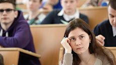 На Украине студенты защитили преподавателя, который отказался читать лекцию на украинском - фото