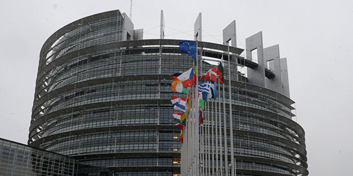 Европарламент призвал незамедлительно оформить выход Великкобритании из ЕС Европарламент призвал незамедлительно оформить выход Великкобритании из ЕС
