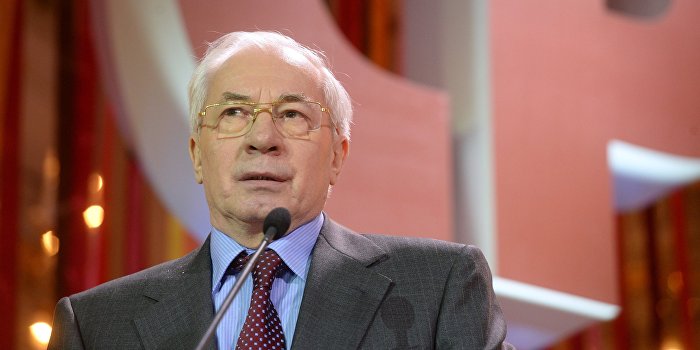 Азаров: Конституцию Украины растоптали и уничтожили Азаров: Конституцию Украины растоптали и уничтожили