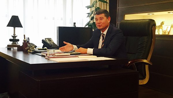 Для галочки и бюджета: зачем Порошенко вызывают на допрос по делу Онищенко