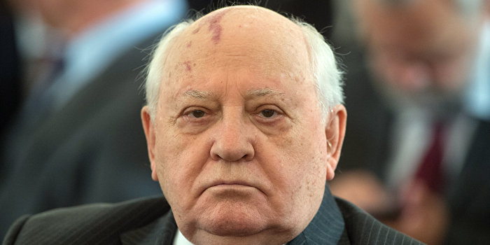 Горбачев: НАТО готовится к настоящей войне Горбачев: НАТО готовится к настоящей войне