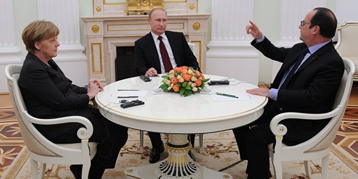 Путин обсудил с Меркель и Олландом обстрелы Донбасса Путин обсудил с Меркель и Олландом обстрелы Донбасса