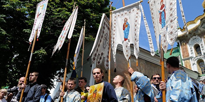 Крестный ход: молитва за мир, жара и правосеки Крестный ход: молитва за мир, жара и правосеки