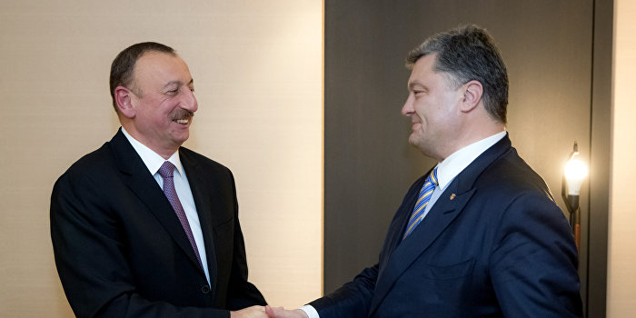 Порошенко в Баку: старые забытые проекты Порошенко в Баку: старые забытые проекты