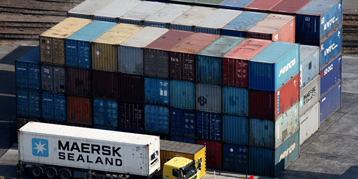 Внешнеторговый баланс Украины упал почти на миллиард долларов Внешнеторговый баланс Украины упал почти на миллиард долларов