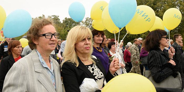 Половина украинцев — за мир с Россией Половина украинцев — за мир с Россией