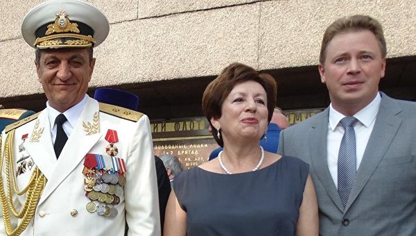 День ВМФ Севастополь встретил с новым губернатором и подводными лодками День ВМФ Севастополь встретил с новым губернатором и подводными лодками