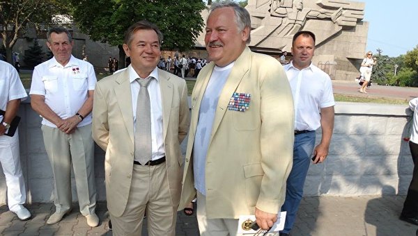 День ВМФ Севастополь встретил с новым губернатором и подводными лодками День ВМФ Севастополь встретил с новым губернатором и подводными лодками