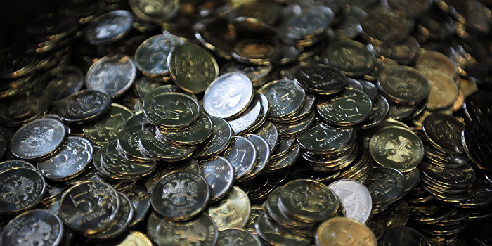 Литву возмутили новые российские монеты