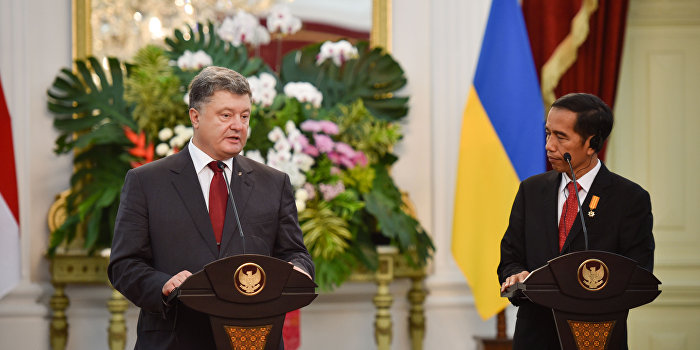 Порошенко призвал Индонезию защитить крымских татар Порошенко призвал Индонезию защитить крымских татар