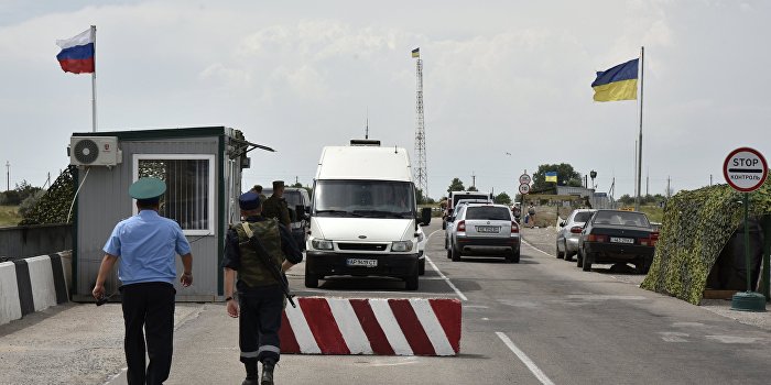 Губернатор Херсонской области объяснил заторы на границе с Крымом «дезертирством» российских военных в Крым Губернатор Херсонской области объяснил заторы на границе с Крымом «дезертирством» российских военных в Крым
