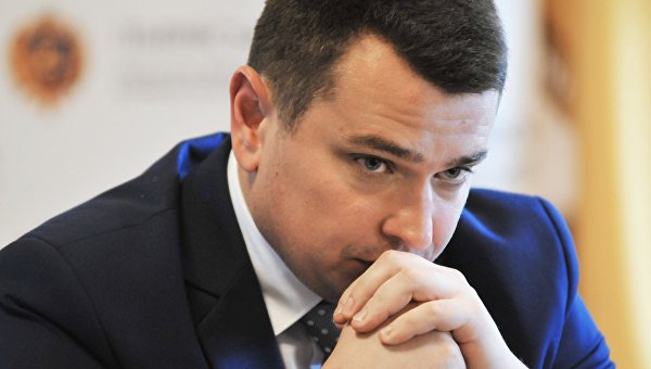 Для галочки и бюджета: зачем Порошенко вызывают на допрос по делу Онищенко