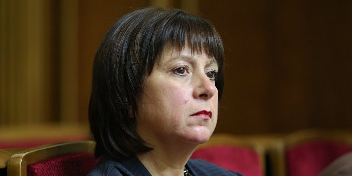 Порошенко наградил Яресько и уповает на милость МВФ Порошенко наградил Яресько и уповает на милость МВФ