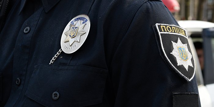 В Донецкой области неизвестный пытался подорвать людей гранатой В Донецкой области неизвестный пытался подорвать людей гранатой