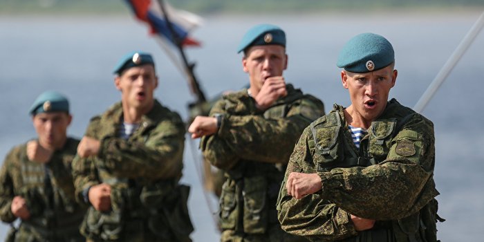 В Крым перебросили дополнительные бригады ВДВ В Крым перебросили дополнительные бригады ВДВ