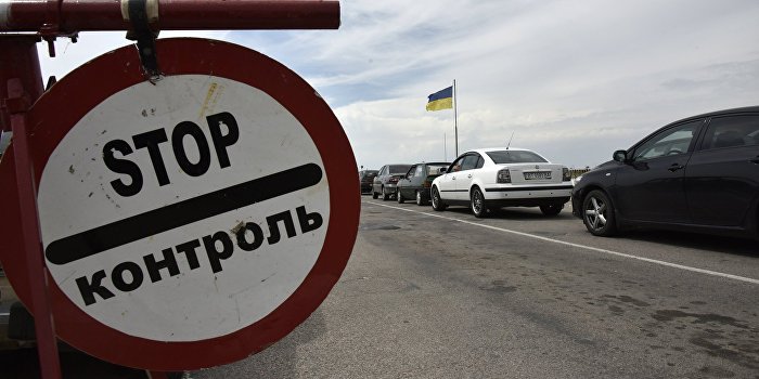 Украинский замминистра предложил разрешить ввозить больше грузов в ДНР и ЛНР Украинский замминистра предложил разрешить ввозить больше грузов в ДНР и ЛНР