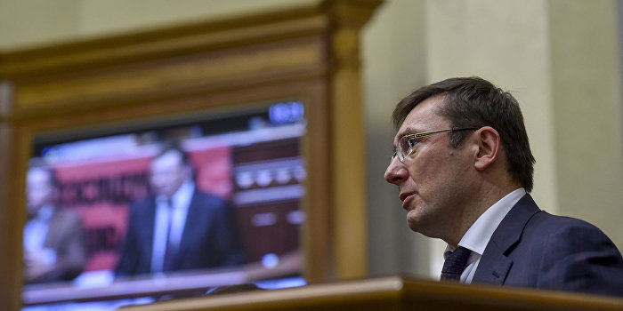 Луценко: Украина собрала более 800 томов уголовного производства по факту «российской агрессии» Луценко: Украина собрала более 800 томов уголовного производства по факту «российской агрессии»