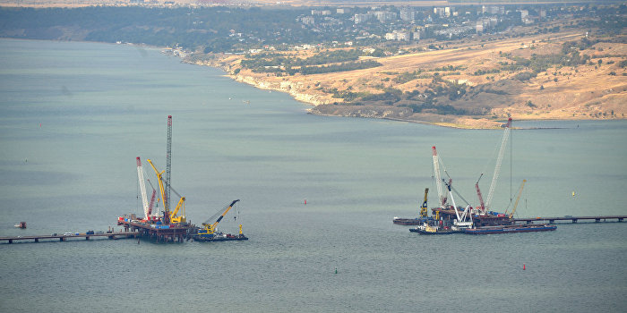 Установлена первая морская опора Керченского моста Установлена первая морская опора Керченского моста