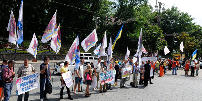 Власть и профсоюзы: Запугать, дискредитировать, уничтожить Власть и профсоюзы: Запугать, дискредитировать, уничтожить