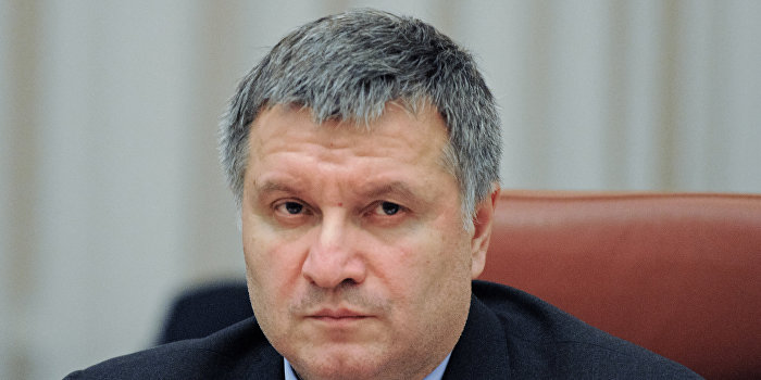 Аваков решил поставить на место Олланда Аваков решил поставить на место Олланда