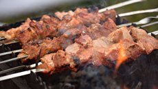 «Не жарьте мясо топлес»: Супрун обучила украинцев готовить шашлыки