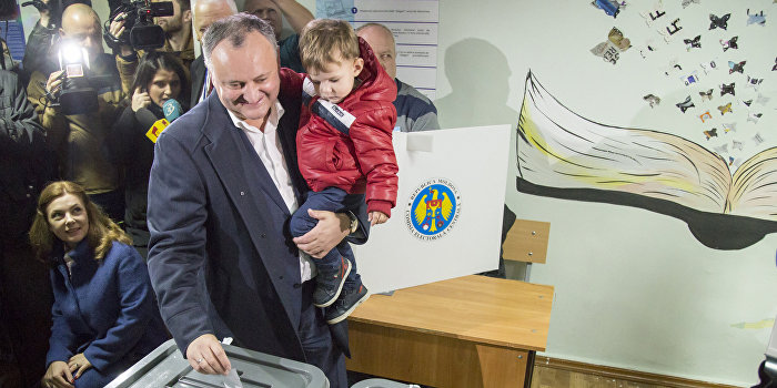 Игорь Додон одержал победу на президентских выборах в Молдавии