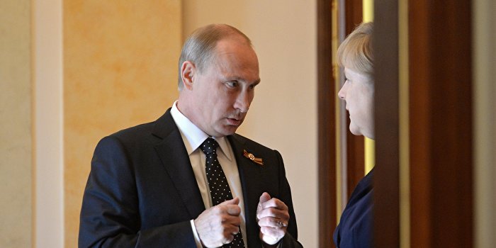 Путин предупредил Меркель, что Украина может воровать европейский газ