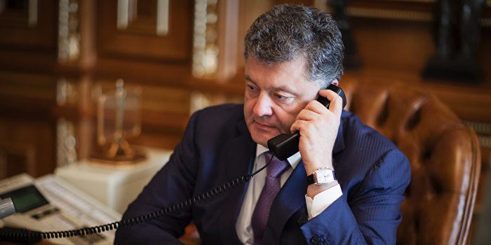 Порошенко и Меркель обсудили Донбасс, безвиз и санкции против России Порошенко и Меркель обсудили Донбасс, безвиз и санкции против России