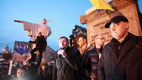 В этот город пришла война, я боюсь смотреть ей в лицо В этот город пришла война, я боюсь смотреть ей в лицо