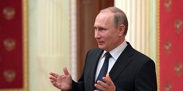 Путин поздравил Sputnik и RT с принятием резолюции Европарламента против российских СМИ