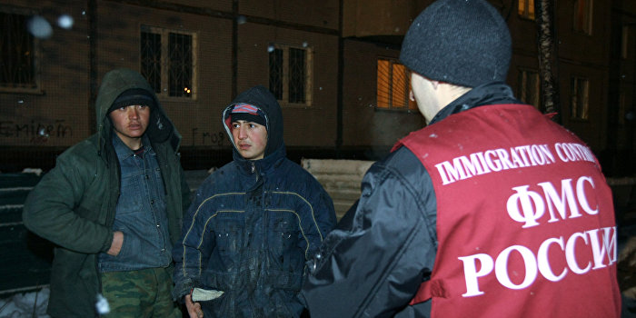 Украина уступила Таджикистану роль главного поставщика мигрантов в Россию Украина уступила Таджикистану роль главного поставщика мигрантов в Россию