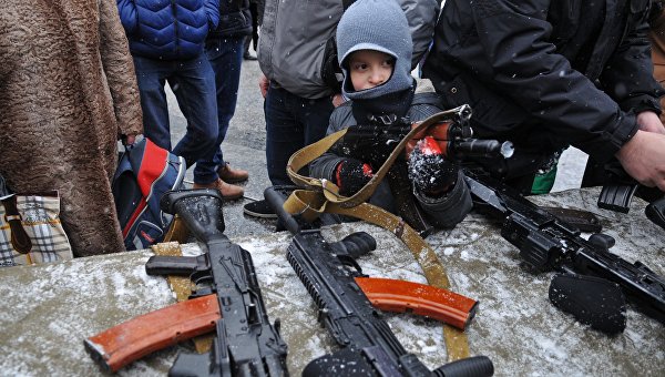Частная армия Авакова: наградное оружие как способ вооружить боевиков Частная армия Авакова: наградное оружие как способ вооружить боевиков