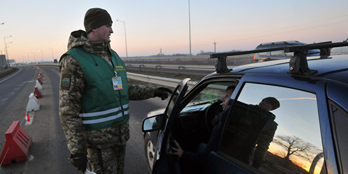 Польша захотела отказаться от пешего перехода границы с Украиной Польша захотела отказаться от пешего перехода границы с Украиной
