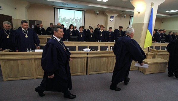 Чистки 2016: провал люстрации и коррупция напоказ Чистки 2016: провал люстрации и коррупция напоказ
