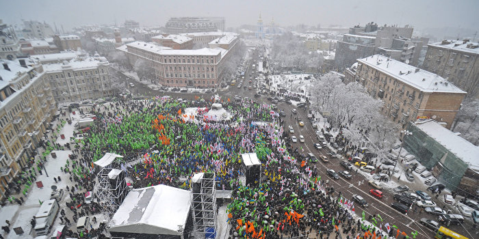 Софийскую площадь в Киеве превратили в мемориал бойцов АТО