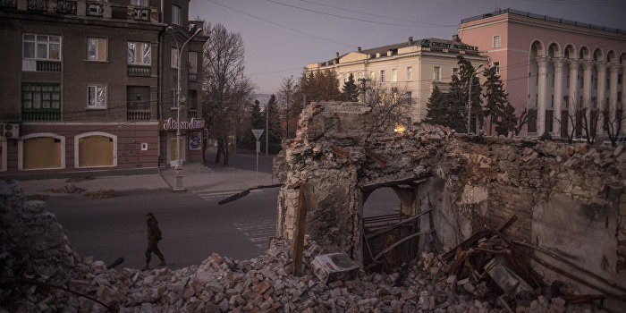 Жители Луганска приняли участие в акции памяти жертв конфликта в Донбассе Жители Луганска приняли участие в акции памяти жертв конфликта в Донбассе